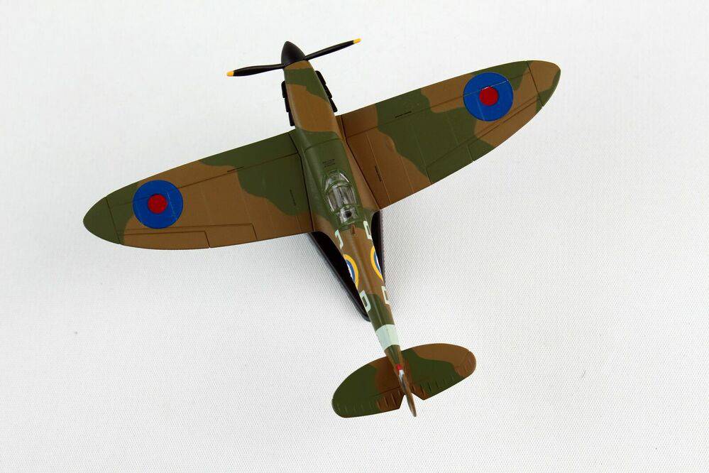 1/93 Spitfire Mk II RAF Tangmere Wing P7966 Douglas Bader