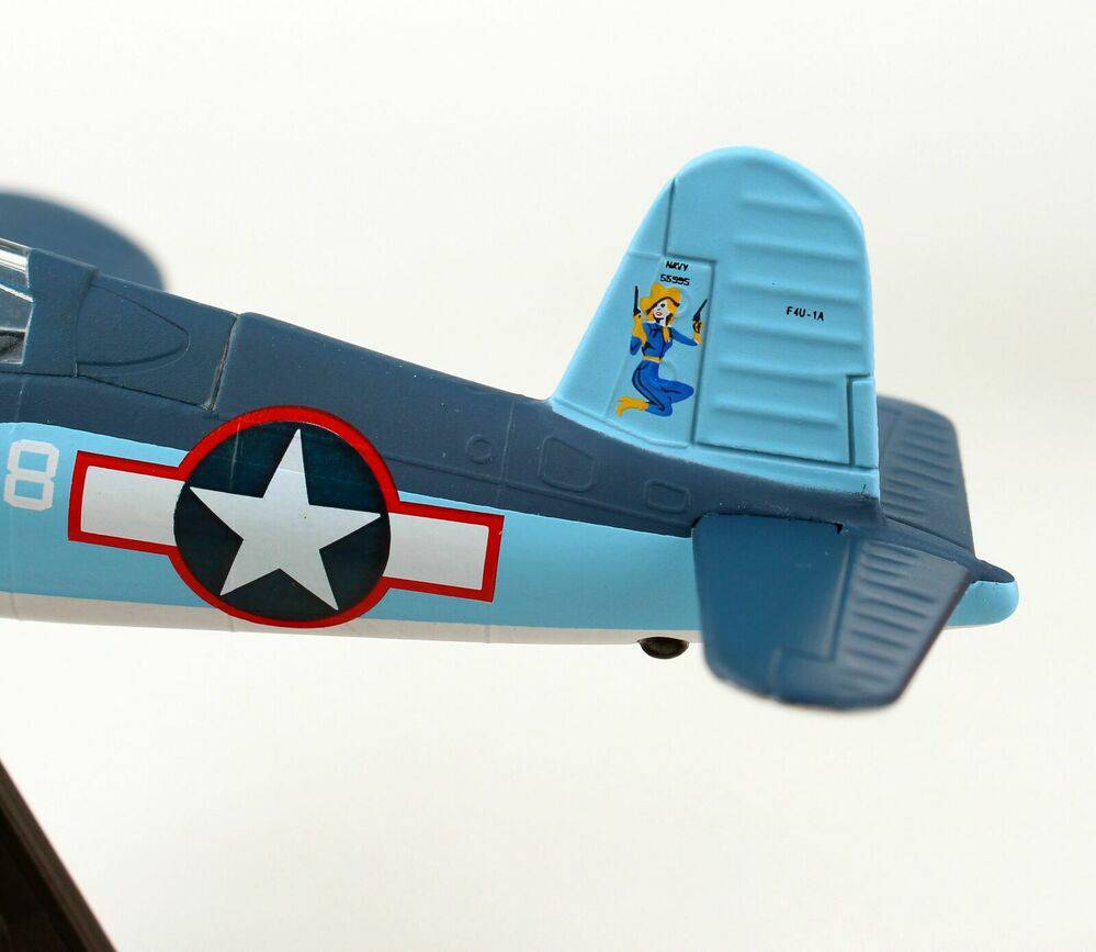 1/100 F4U Corsair VMF422