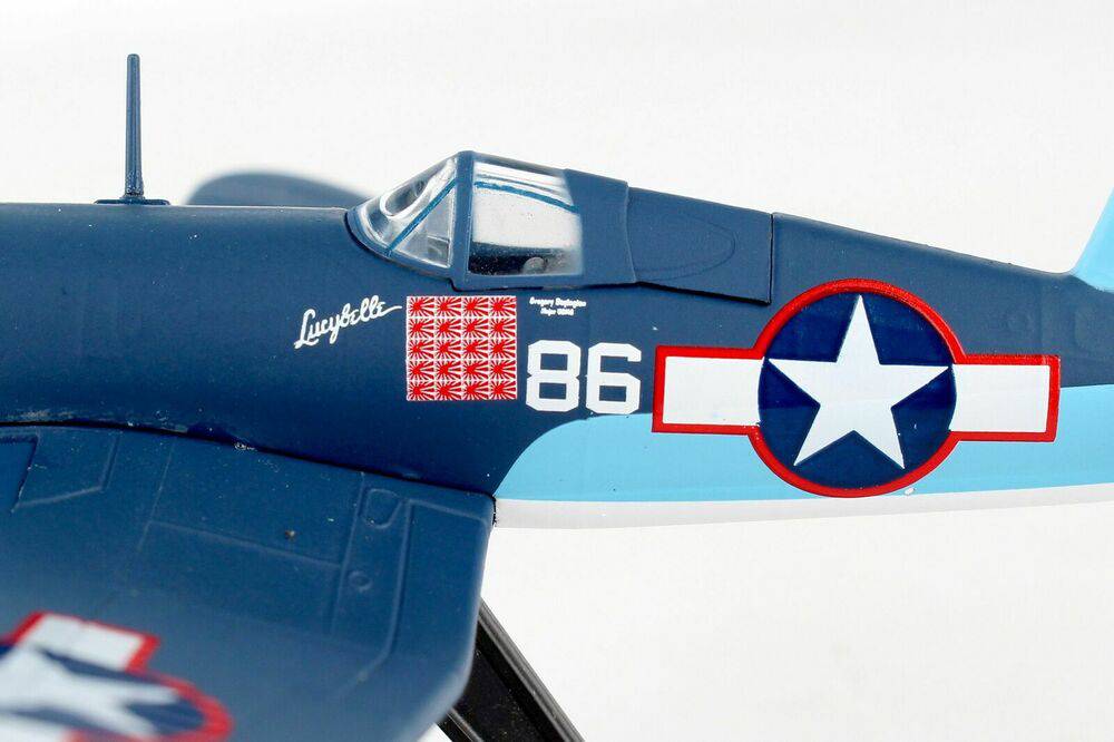 1/100 F4U Corsair VMF-214 86 Pappy Boyington