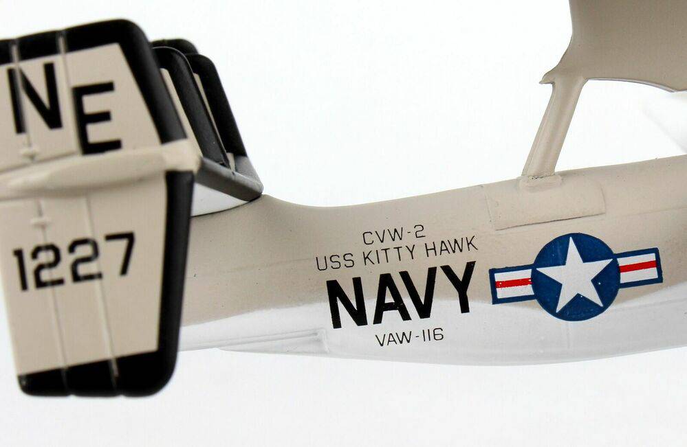 1/145 USN E2C Hawkeye VAW116 Sun Kings