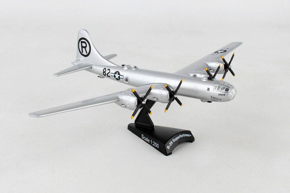 1/200 Boeing B29 Superfortress iEnola Gay