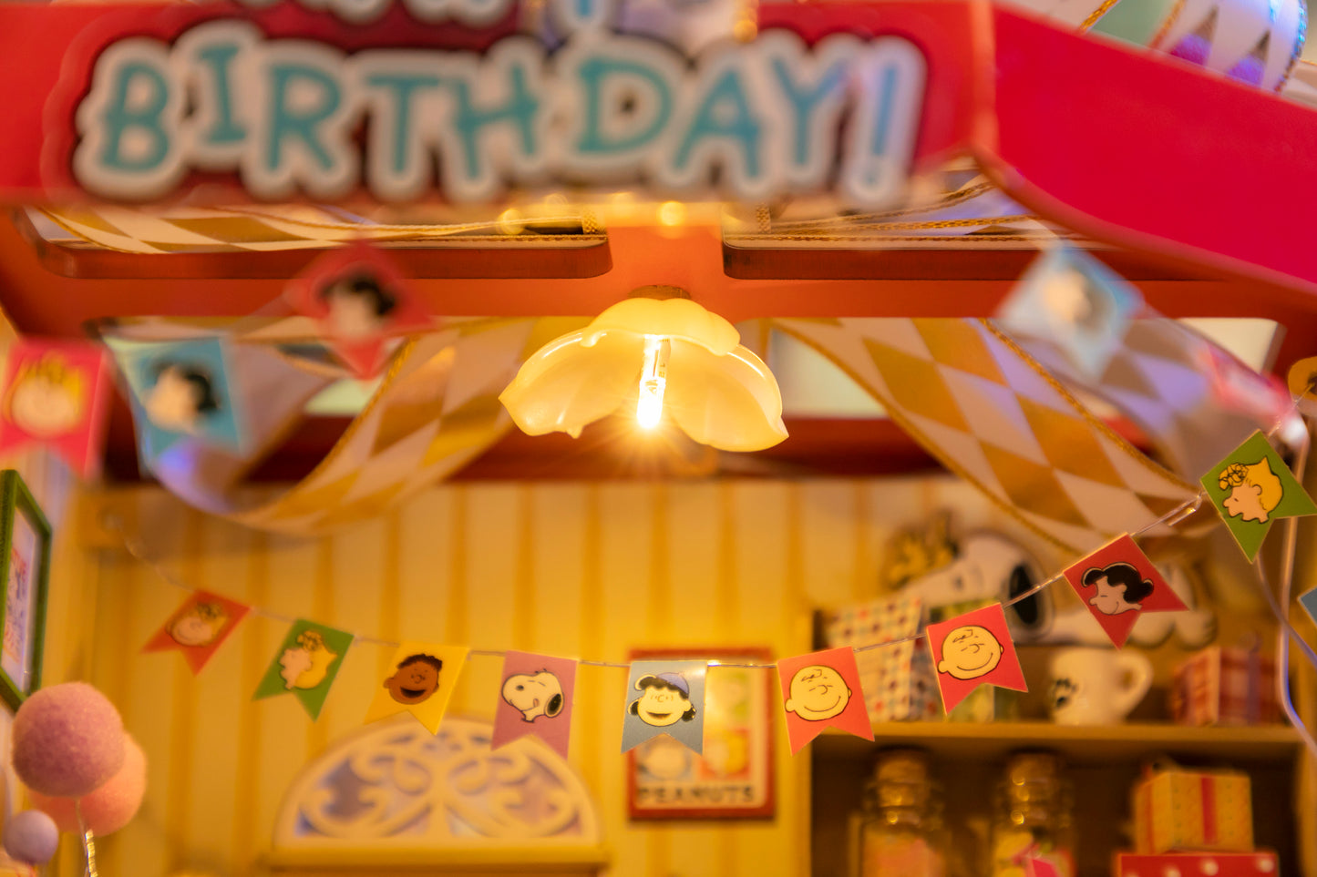 Puremind Peanuts: Snoopy Birthday Party Wooden Kit