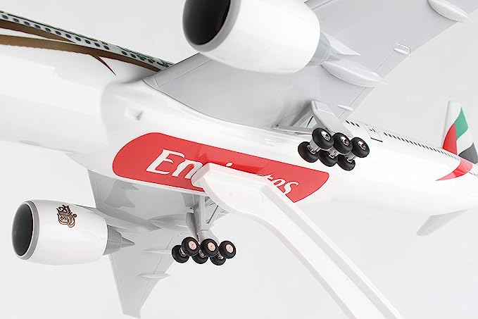 1/200 Emirates 777300ER W/GEAR