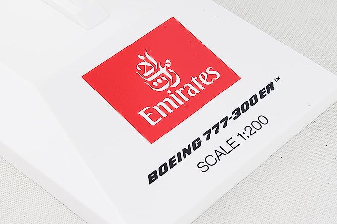 1/200 Emirates 777300ER W/GEAR