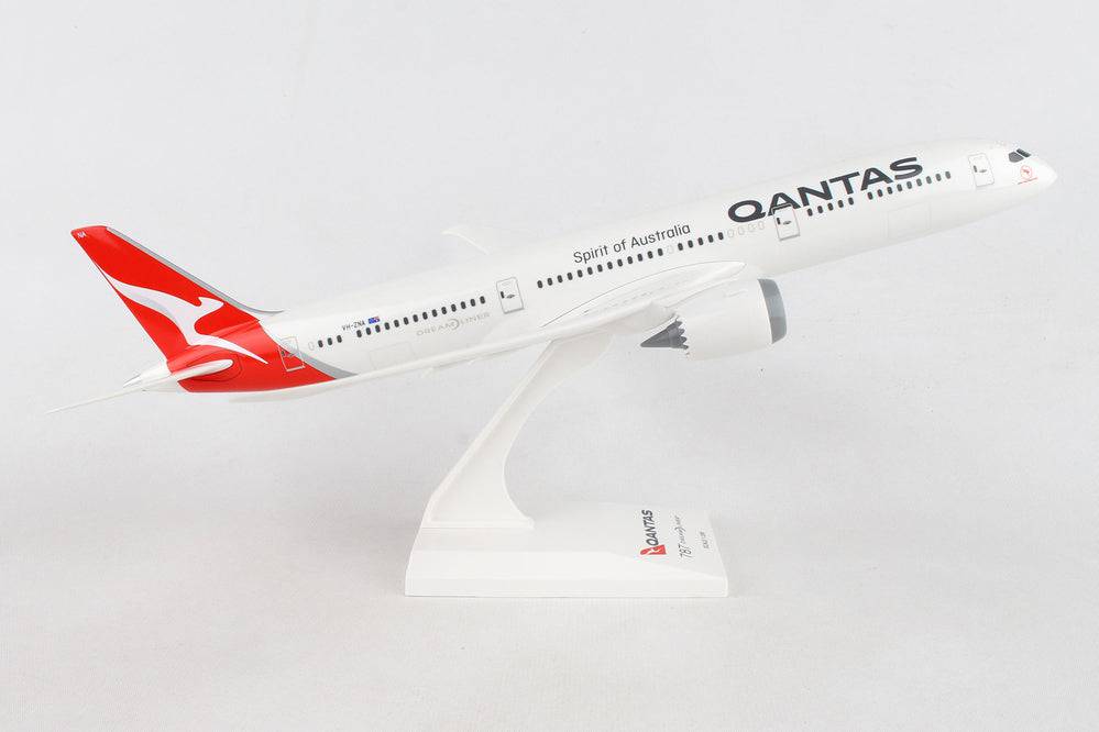 1/200 QANTAS B7879 New Livery