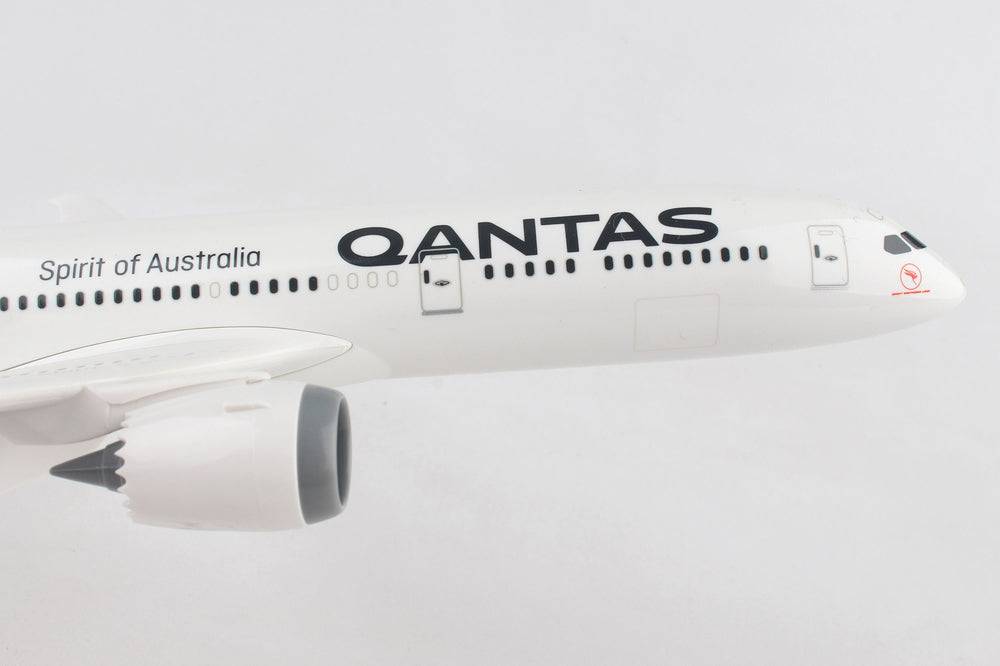 1/200 QANTAS B7879 New Livery