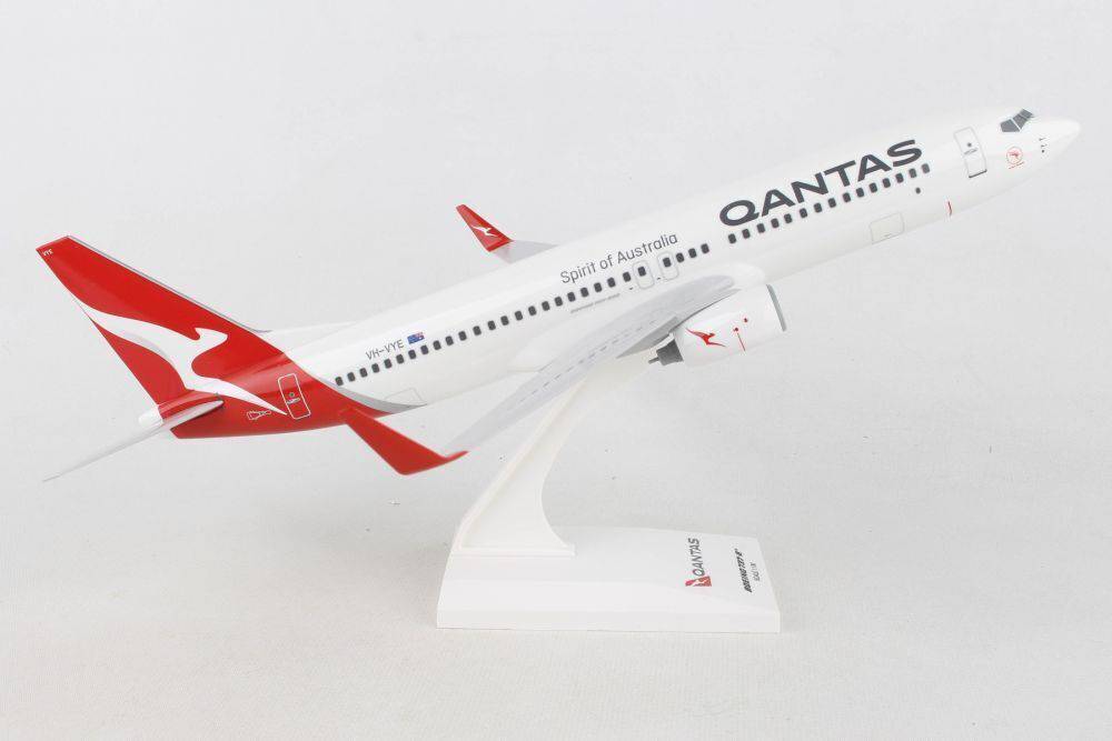 1/130 QANTAS B737800 New Livery