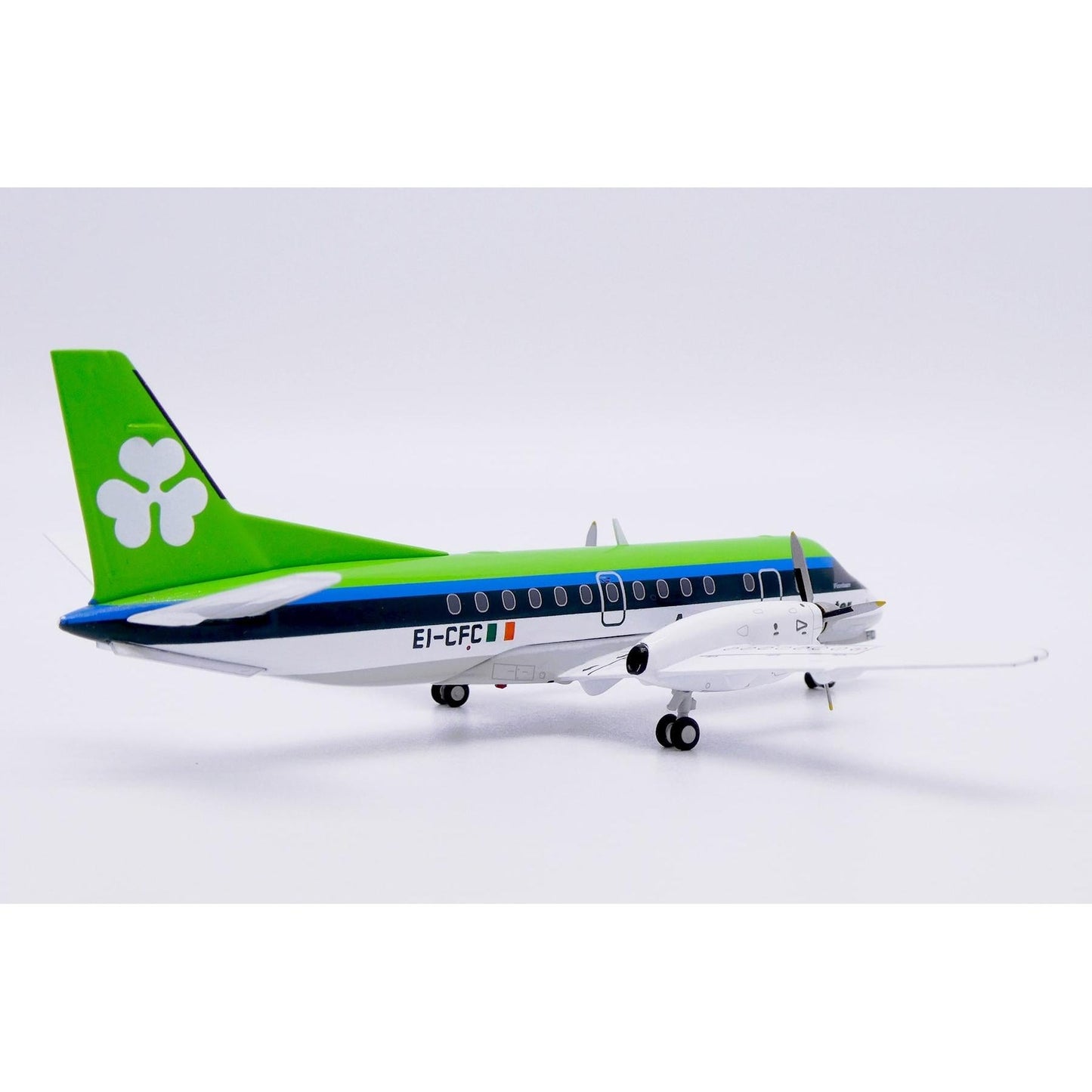 1/200 Aer Lingus Commuter Saab 340B Reg: EI-CFC with Stand