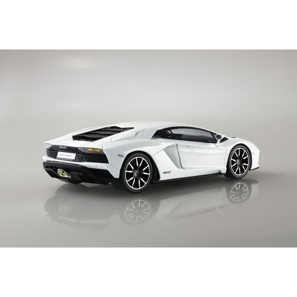 1/32 Lamborghini Aventador S Pearl white