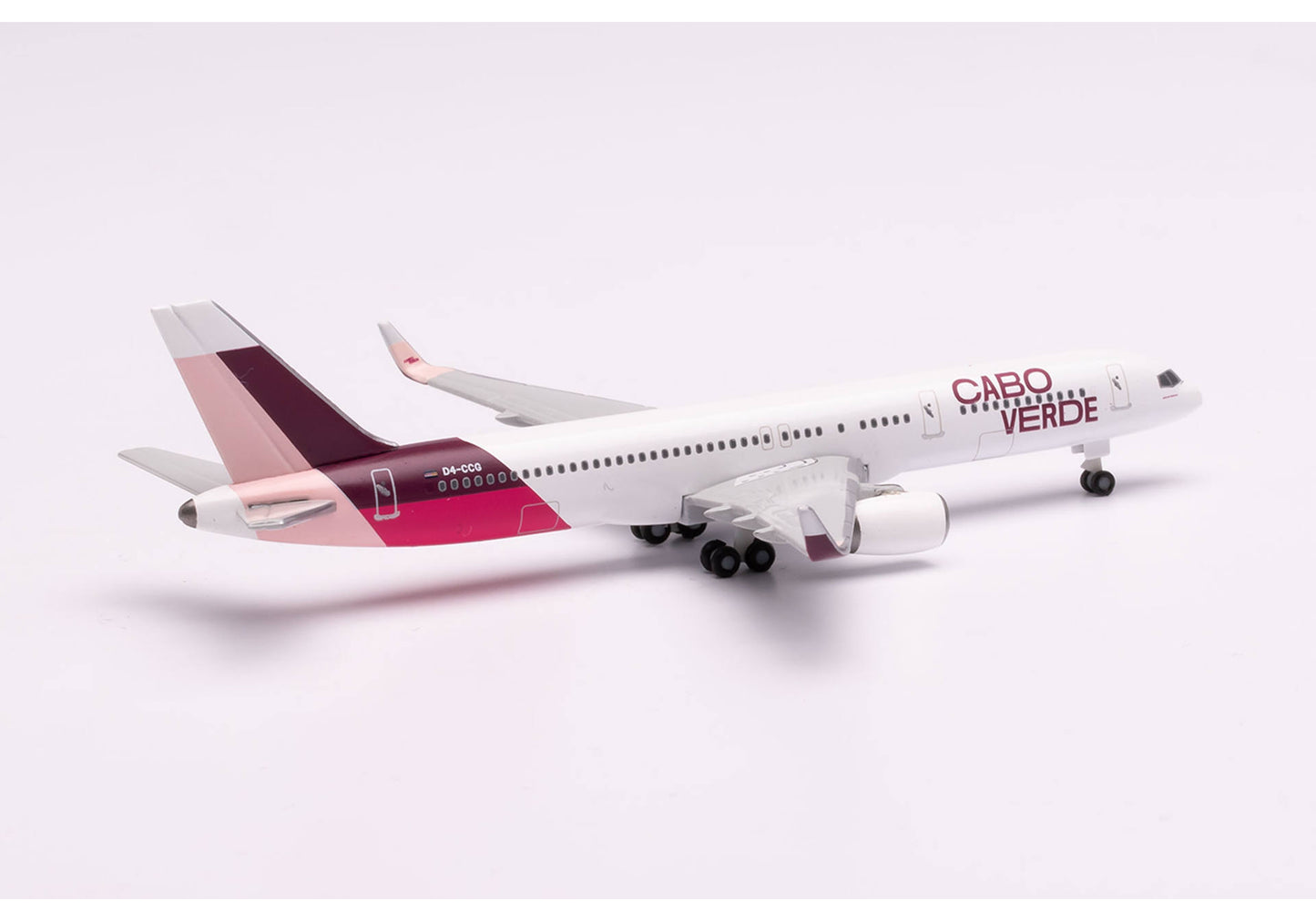 1/500 Cabo Verde Airlines Boeing 757-200 Island of Santiago Colors D4-CCG "Baía de Tarrafal"