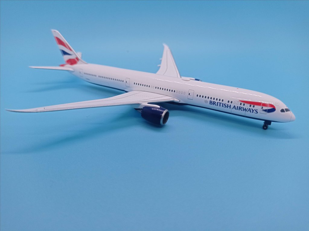 1/500 British Airways Boeing 787-10 Dreamliner G-ZBLA
