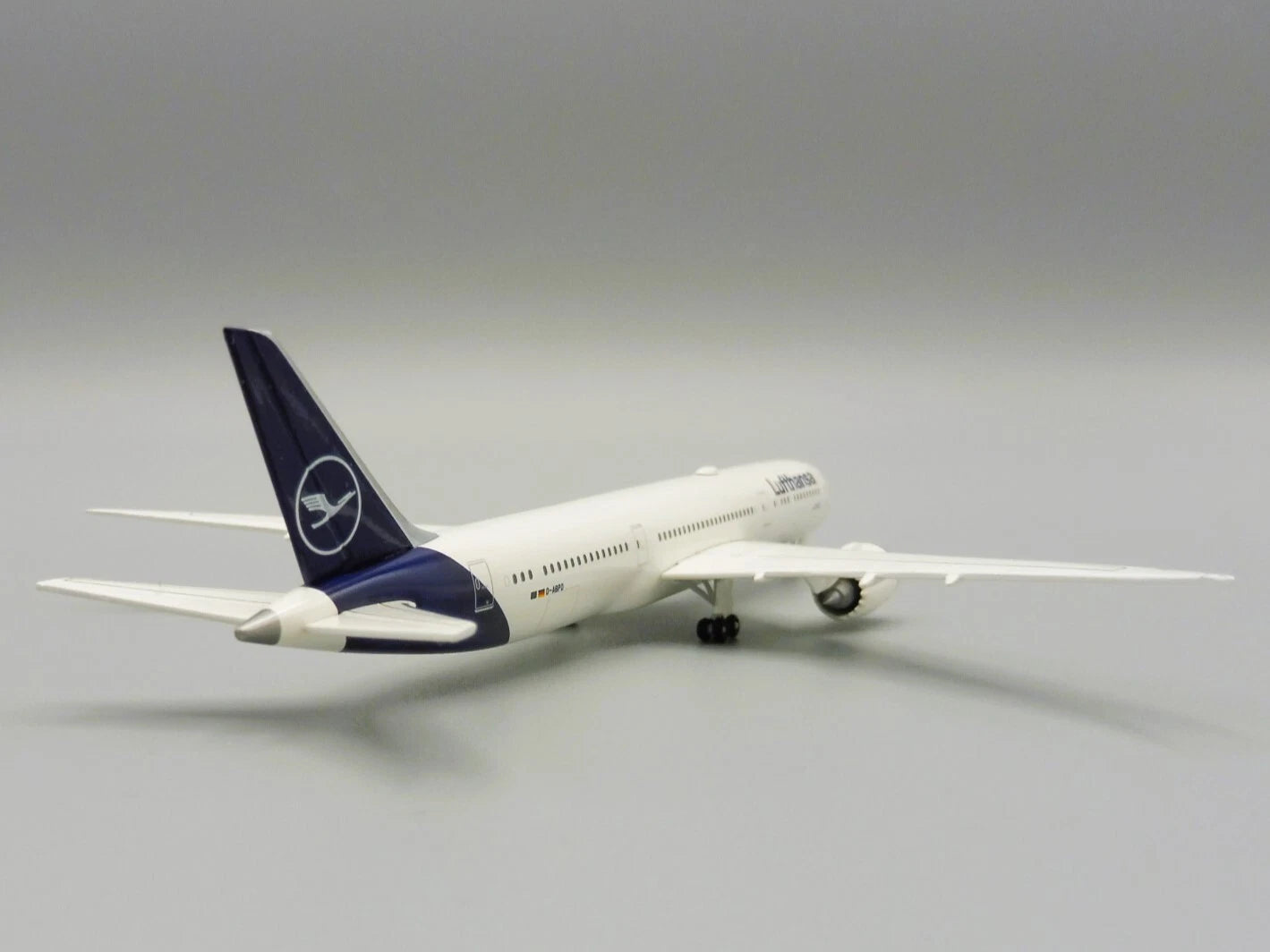 1/500 Lufthansa Boeing 787-9 Dreamliner D-ABPD "Frankfurt"