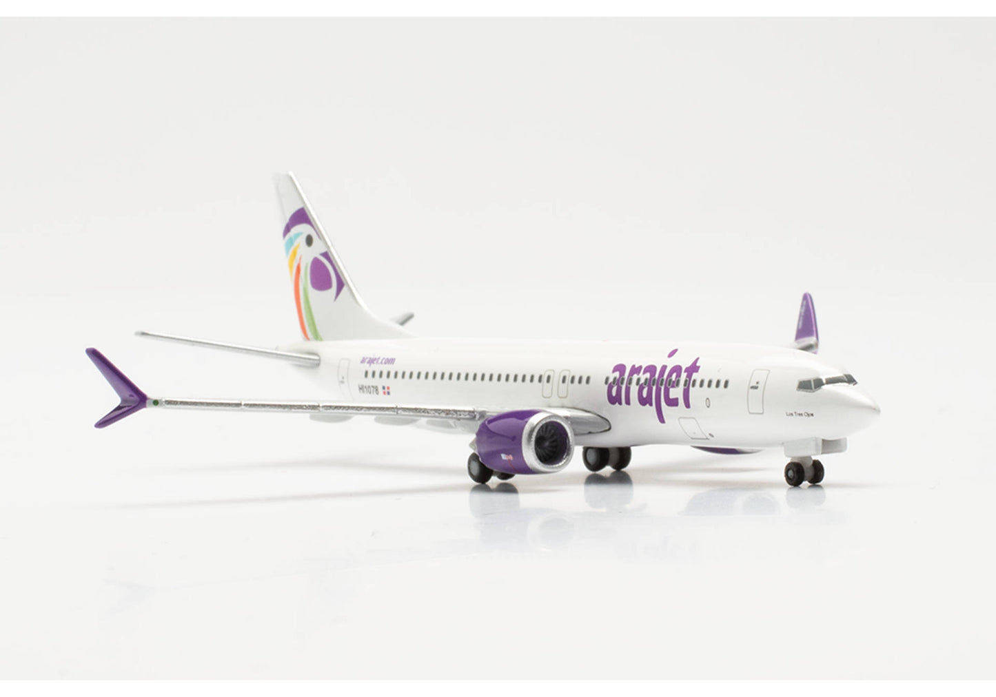 1/500 Arajet Boeing 737 Max 8 HI1078 "Los Tres Ojos"