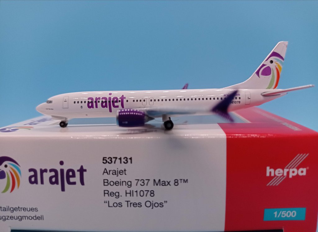 1/500 Arajet Boeing 737 Max 8 HI1078 "Los Tres Ojos"
