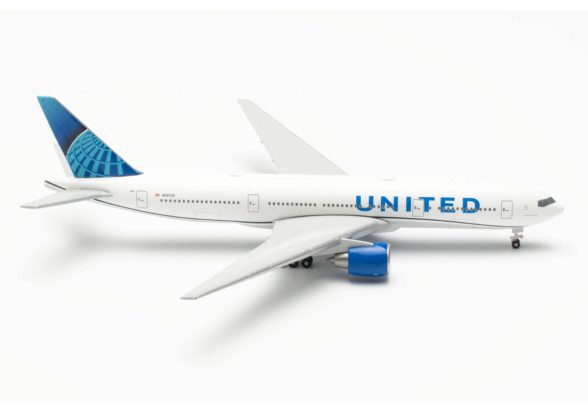 1/500 United Airlines Boeing 777-200 N69020