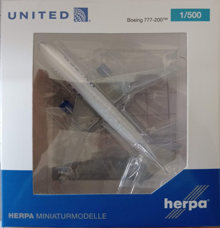 1/500 United Airlines Boeing 777-200 N69020