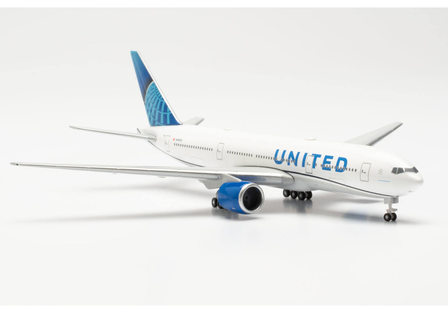 1/500 United Airlines Boeing 777-200 N69020