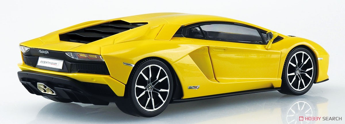 1/32 Lamborghini Aventador S Pearl Yellow