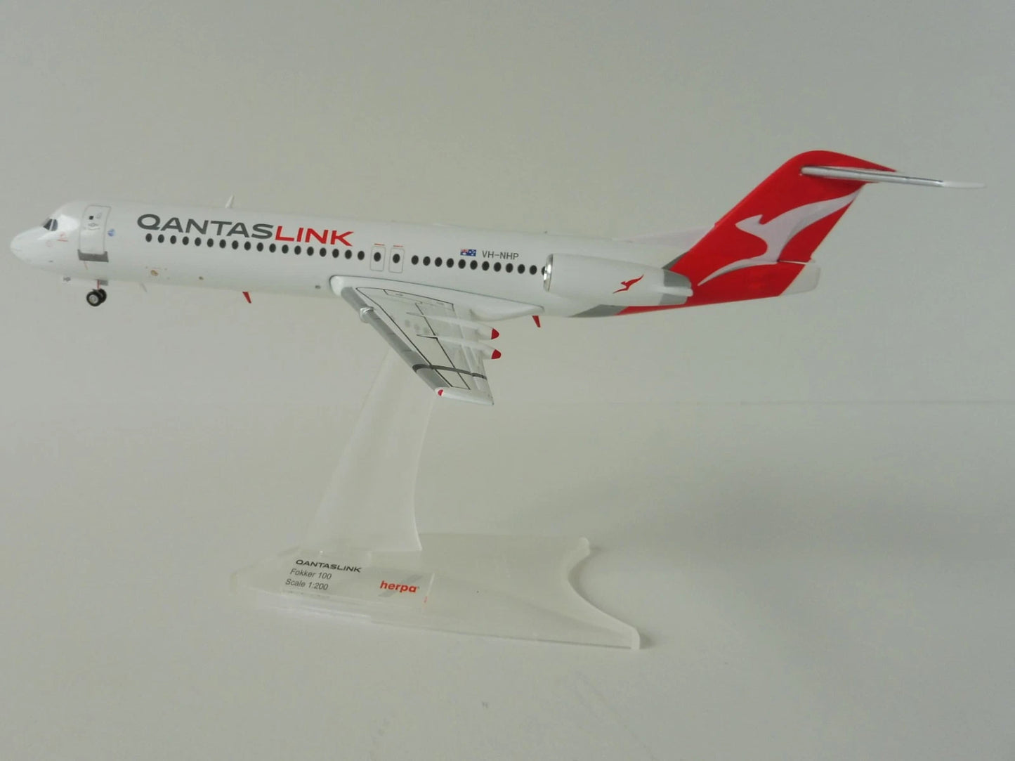 1/200 QantasLink Fokker 100 VH-NHP