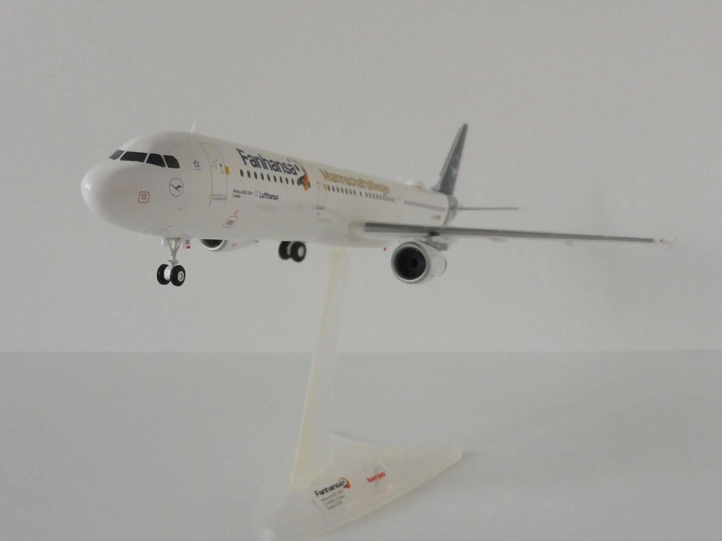 1/200 Lufthansa Airbus A321 "Fanhansa Team Plane" D-AISQ Lindau