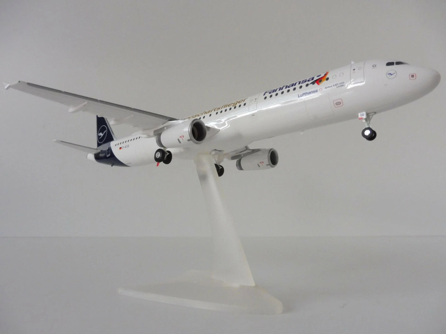 1/200 Lufthansa Airbus A321 "Fanhansa Team Plane" D-AISQ Lindau