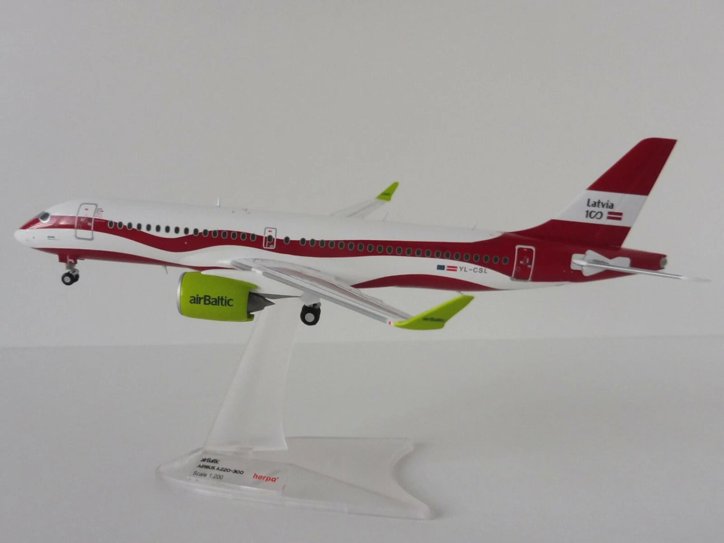 1/200 AirBaltic Airbus A220-300 "Latvia 100" YL-CSL