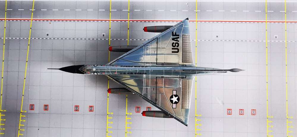 1200 U.S. Air Force Convair XB-58 Hustler with Removable Landing Gear 55-0660
