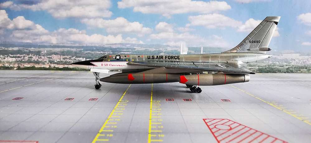 1200 U.S. Air Force Convair XB-58 Hustler with Removable Landing Gear 55-0660
