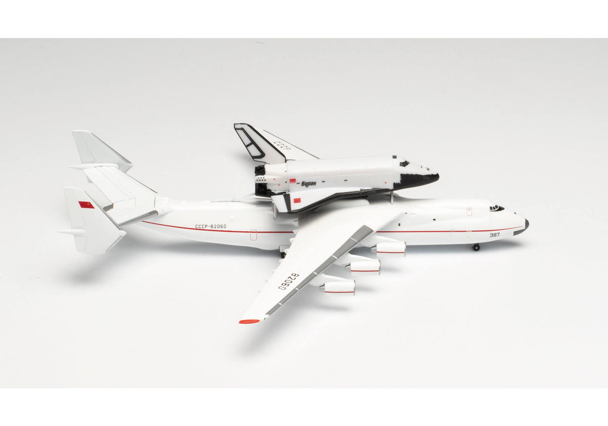 1/400 Antonov AN-225 Mriya & RKK Energiya Buran Space Orbiter (OK-1.01) Set CCCP-82060