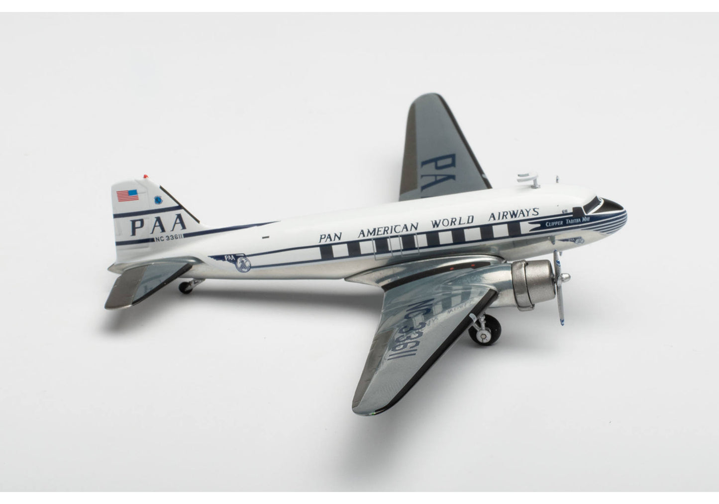 1/200 Pan American World Airways Douglas DC-3 NC33611 "Clipper Tabitha May"