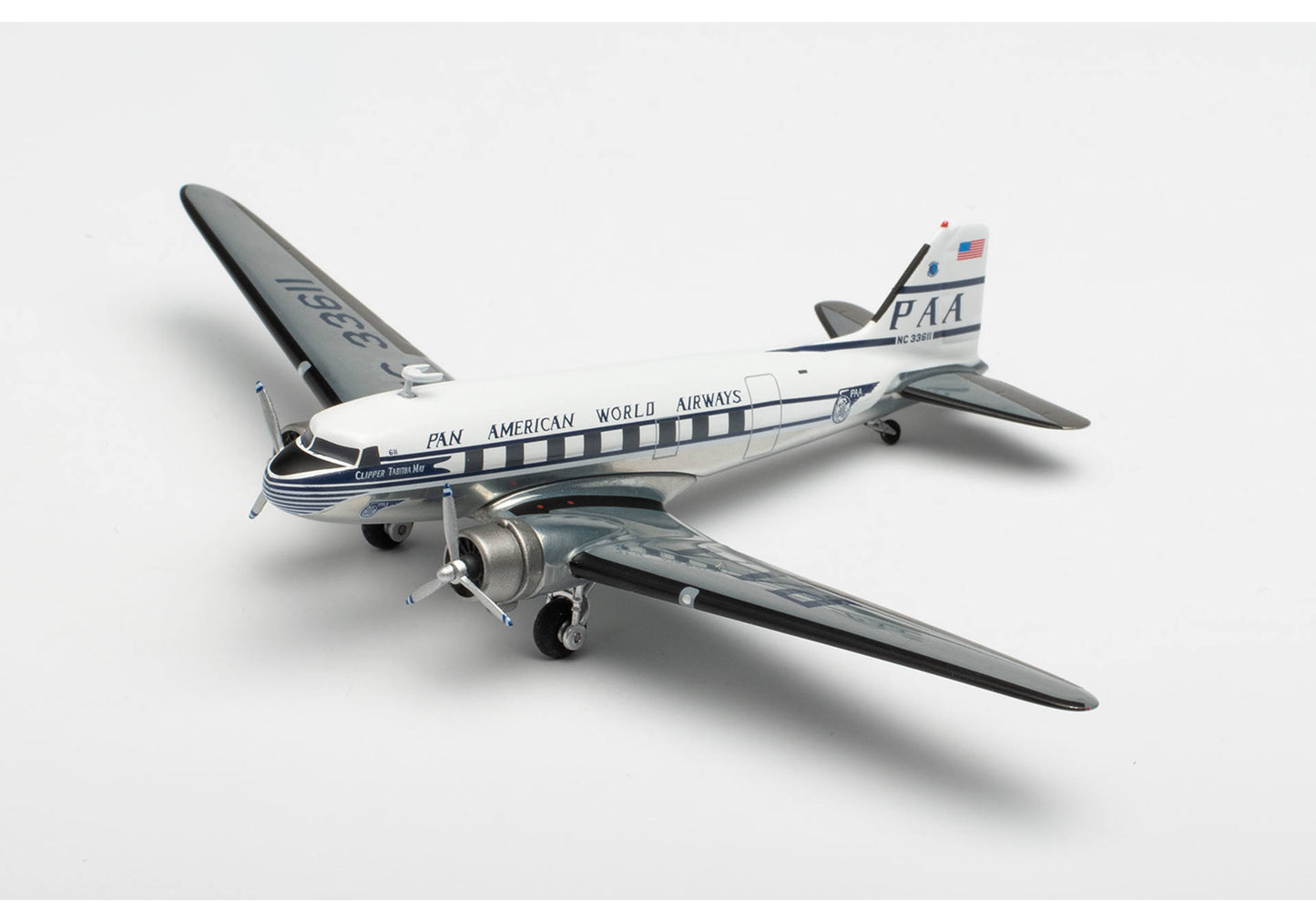 1/200 Pan American World Airways Douglas DC-3 NC33611 "Clipper Tabitha May"