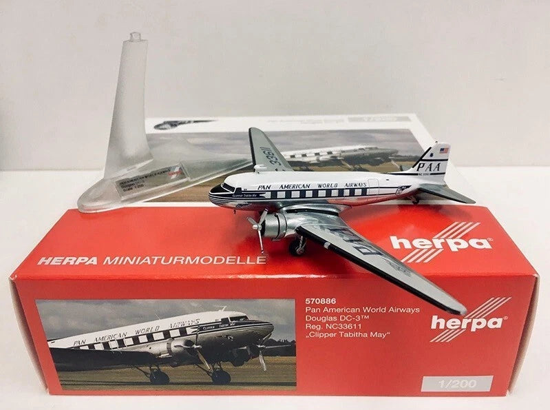 1/200 Pan American World Airways Douglas DC-3 NC33611 "Clipper Tabitha May"