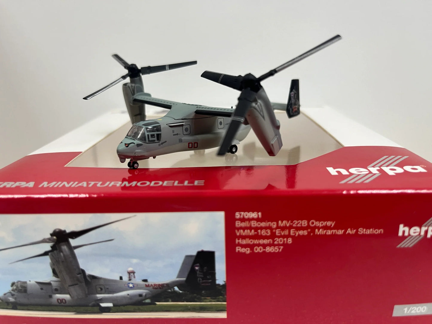 1/200 Bell/Boeing MV-22B Osprey VMM-163 "Evil Eyes" Miramar Air Station Halloween 2018 00-8657