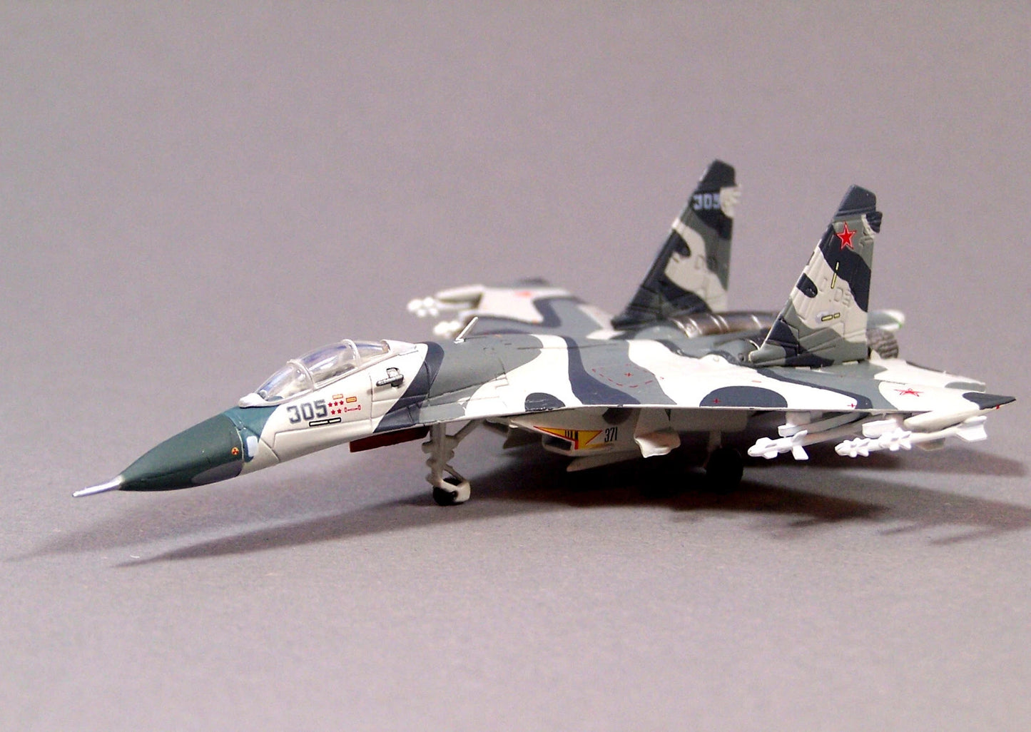 1/200 Sukhoi SU-27SM Demonstrator 305 Black
