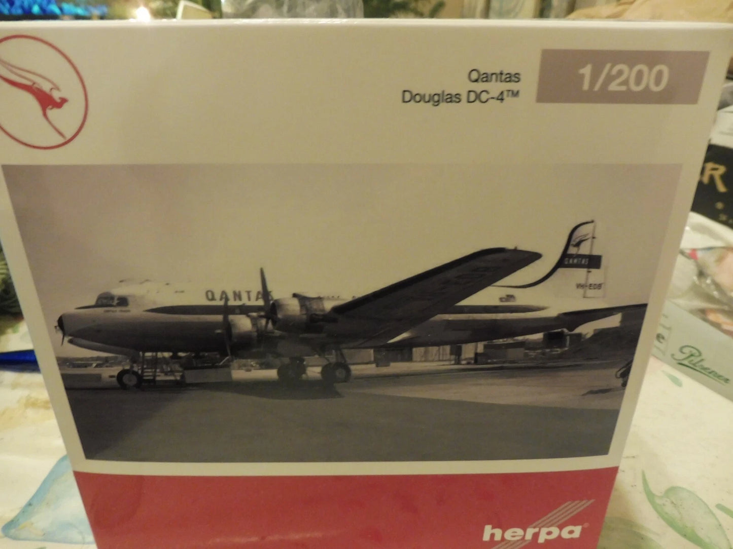 1/200 Qantas Douglas DC-4 VH-EDB "Norfolk Trader"