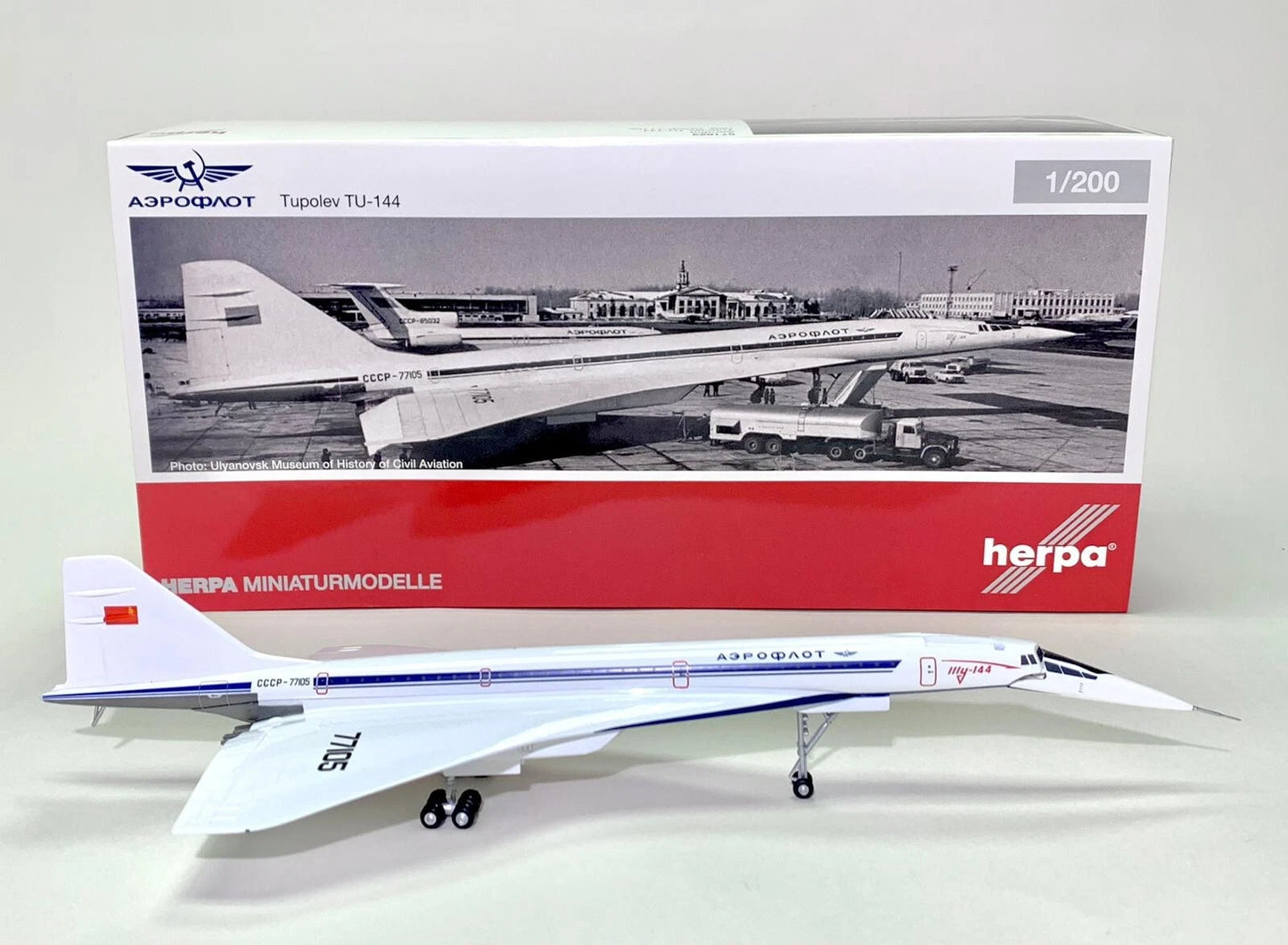 1/200 Aeroflot Tupolev TU-144 CCCP-77105