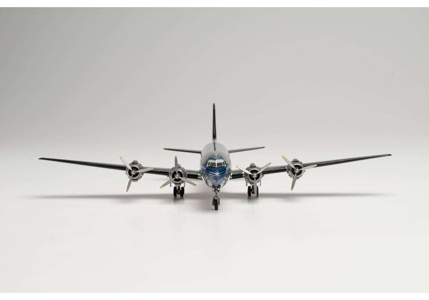 1/200 Pan American World Airways Douglas DC-4 NC88948 "Clipper Westward Ho"