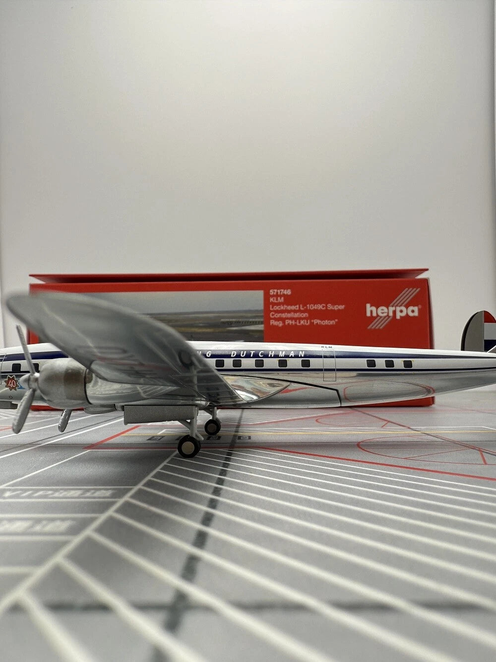 1/200 KLM Lockheed L-1049C Super Constellation PH-LKU "Photon"