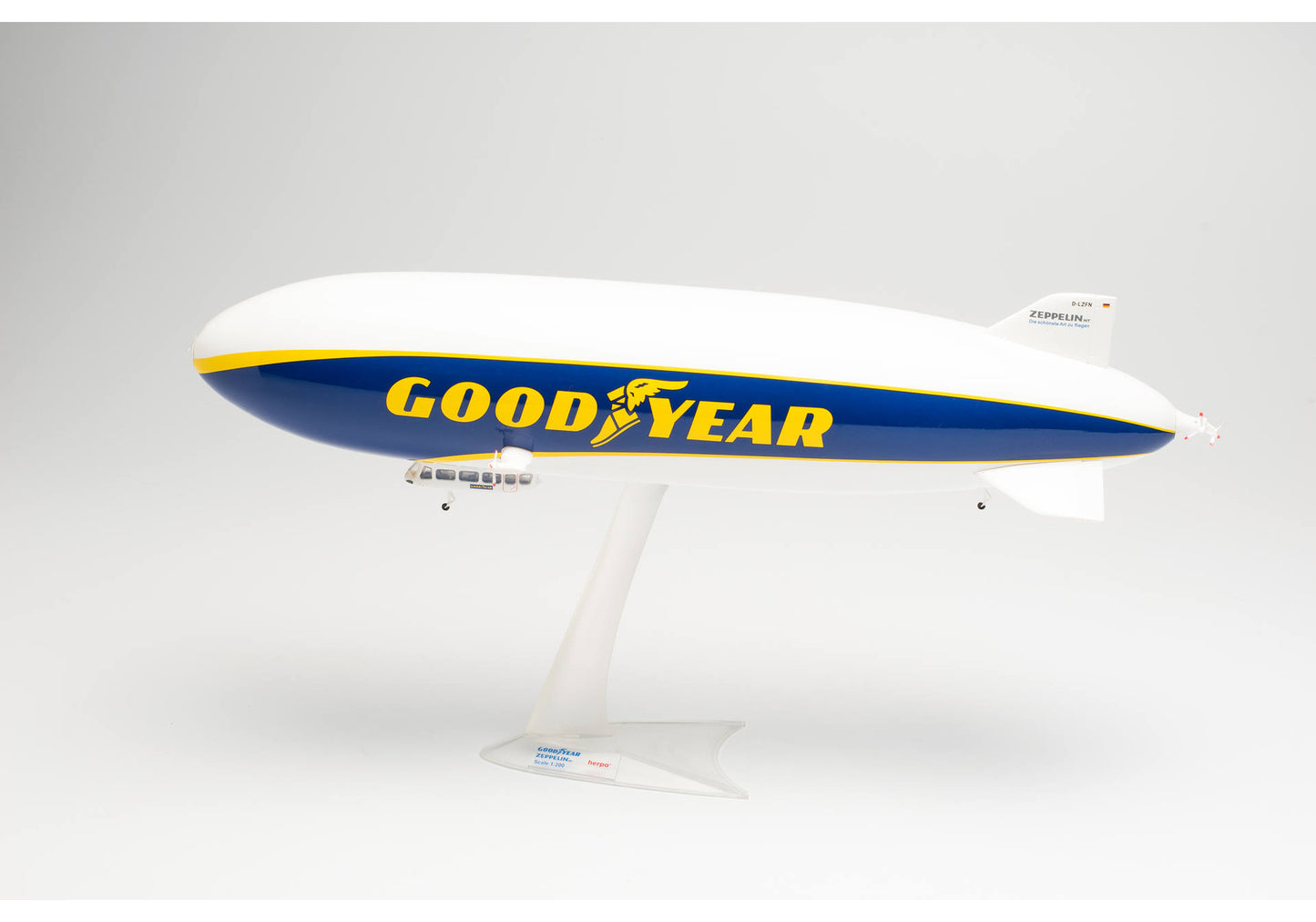1/200 Goodyear Zeppelin NT D-LZFN