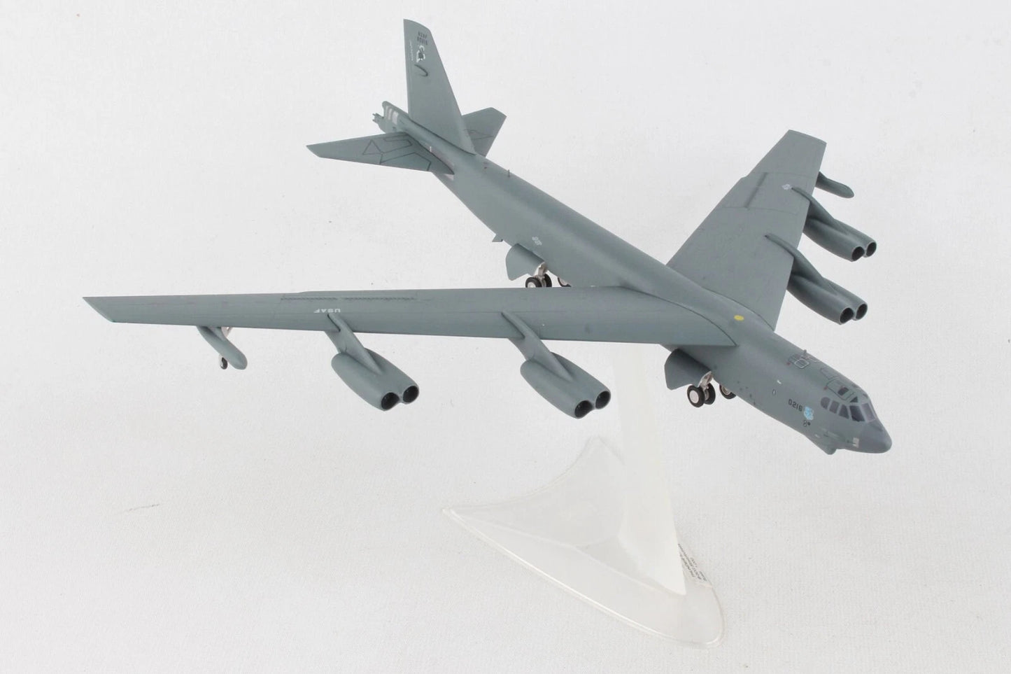 1/200 U.S. Air Force Boeing B-52G Stratofortress 4300th Bomb Wing Diego Cargia AB "Thunder Struck" 58-0216