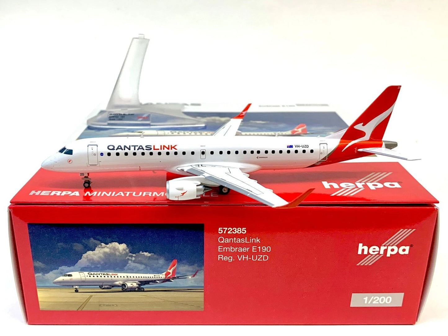 1/200 QantasLink Embraer E190 VH-UZD