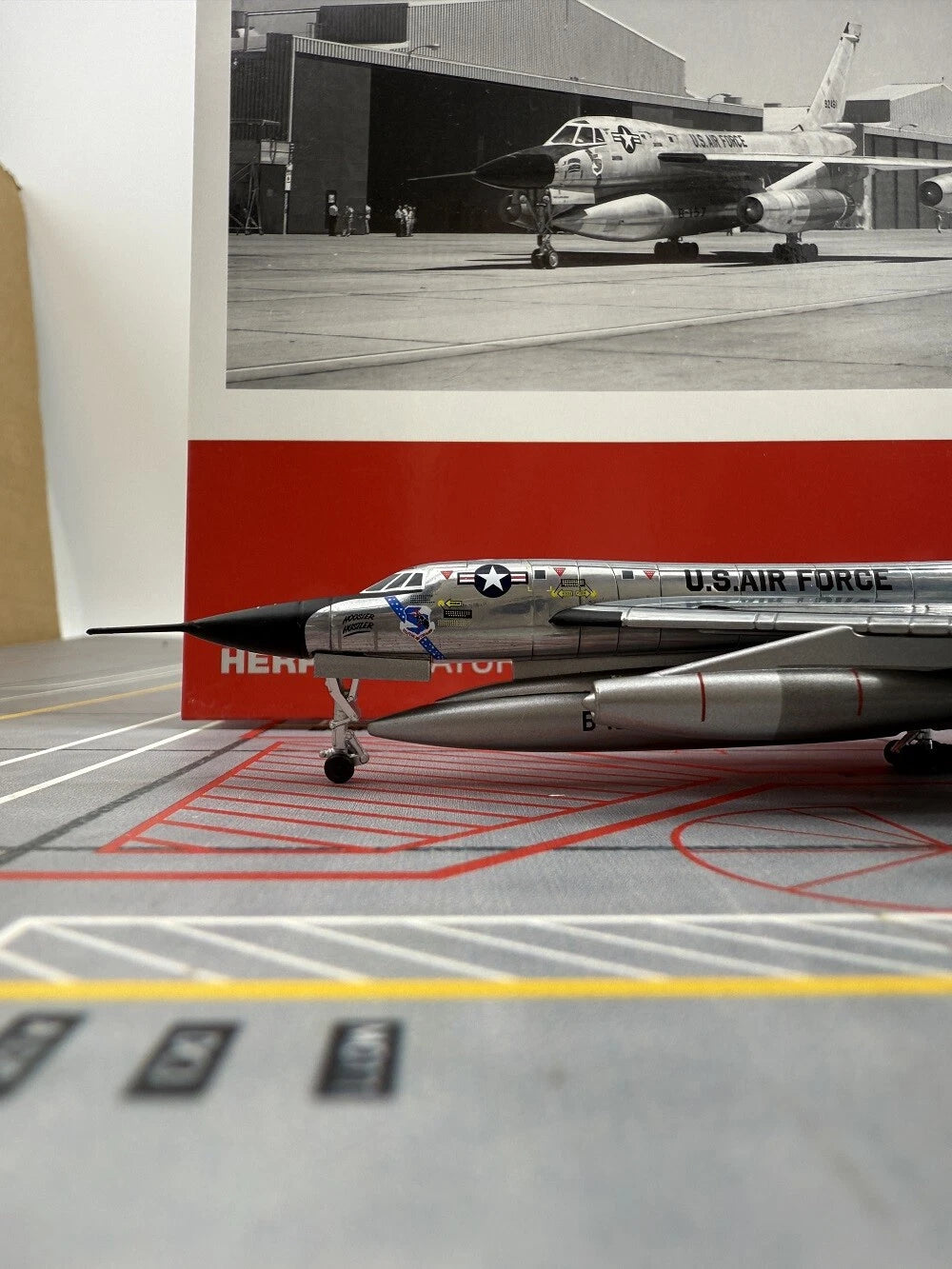1/72 U.S. Air Force Convair B-58A Hustler 305th Bombardment Wing Bunker Hill Air Base "Hoosier Hustler" 59-2461