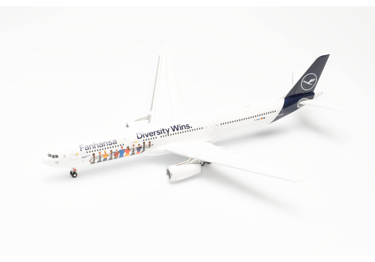 1/200 Lufthansa Airbus A330-300 "Fanhansa Diversity Wins" D-AIKQ