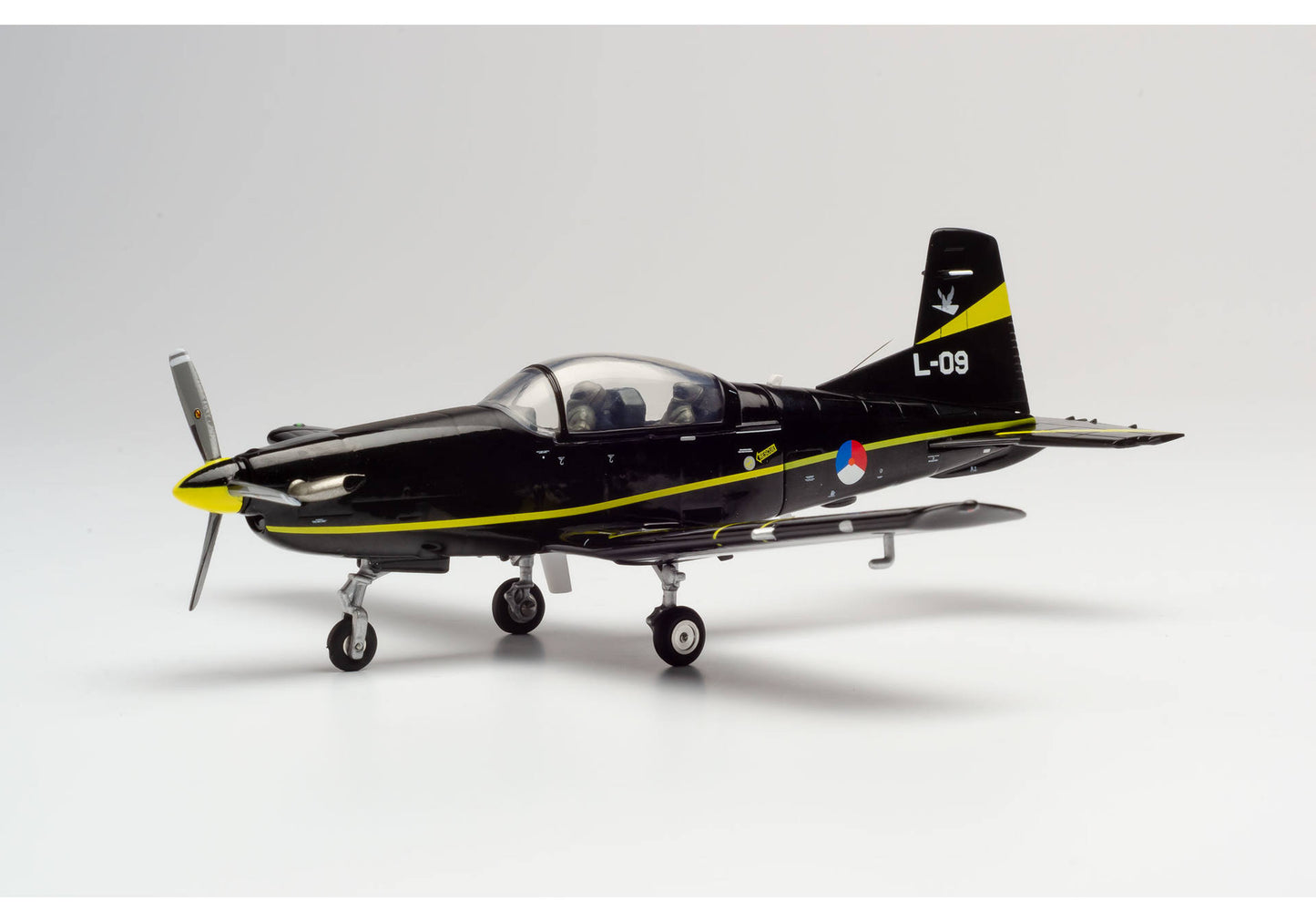 1/72 Royal Netherlands Air Force 131 Sqd Pilatus PC 7 Turbo Trainer L-09