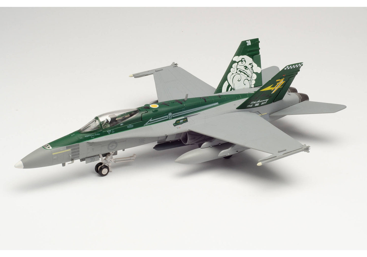 1/72 Royal Australian Air Force McDonnell Douglas F/A-18A Hornet No. 77 Squadron "77th Anniversary" Williamtown Air Base A21-39