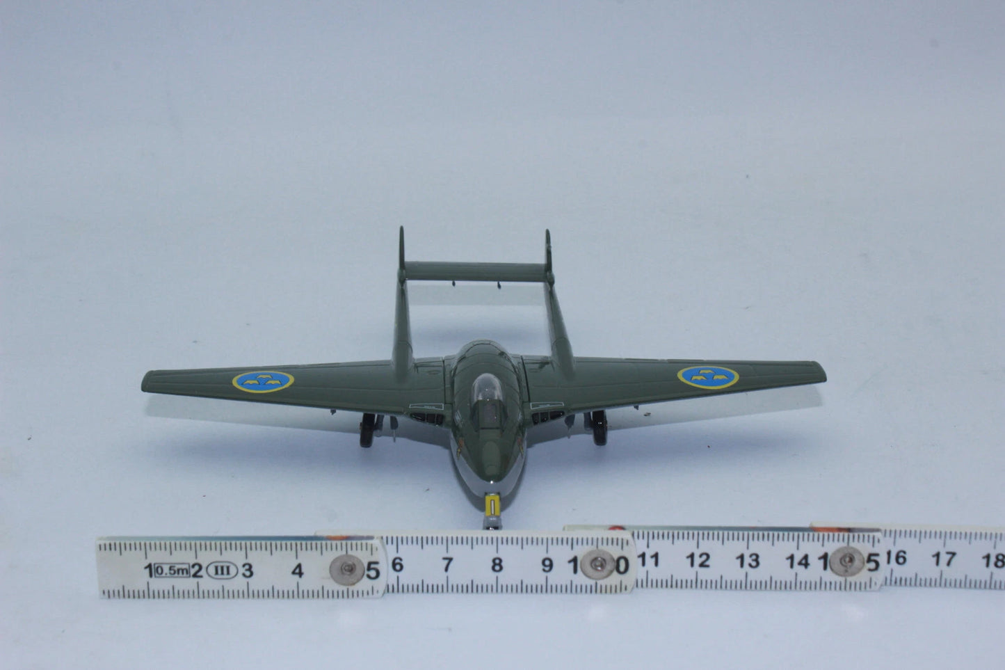 1/72 Royal Swedish Air Force De Havilland Vampire J 28B (FB.50) F 15 (Hälsinge Air Force Wing) Söderhamn Air Base 28219 / Yellow I