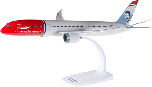 1/200 SNAP FIT Norwegian Boeing 787-9 Dreamliner "Freddie Mercury" G-CKNA