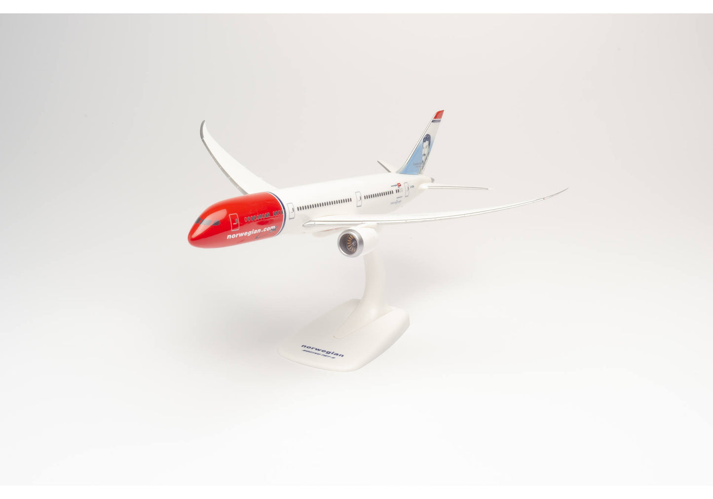 1/200 SNAP FIT Norwegian Boeing 787-9 Dreamliner "Freddie Mercury" G-CKNA