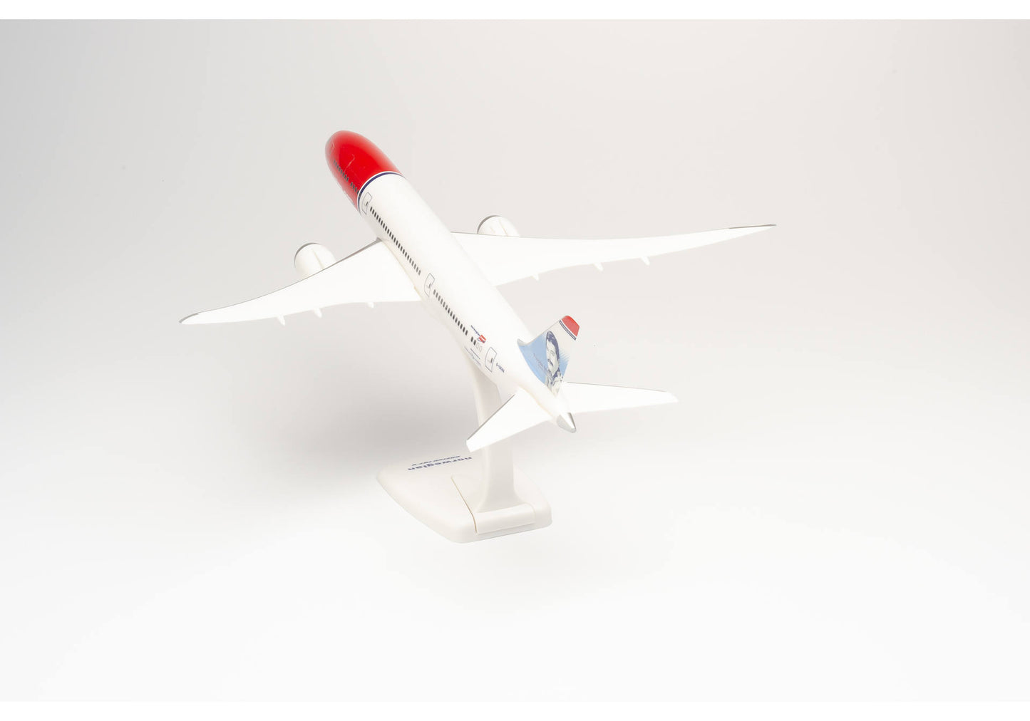 1/200 SNAP FIT Norwegian Boeing 787-9 Dreamliner "Freddie Mercury" G-CKNA