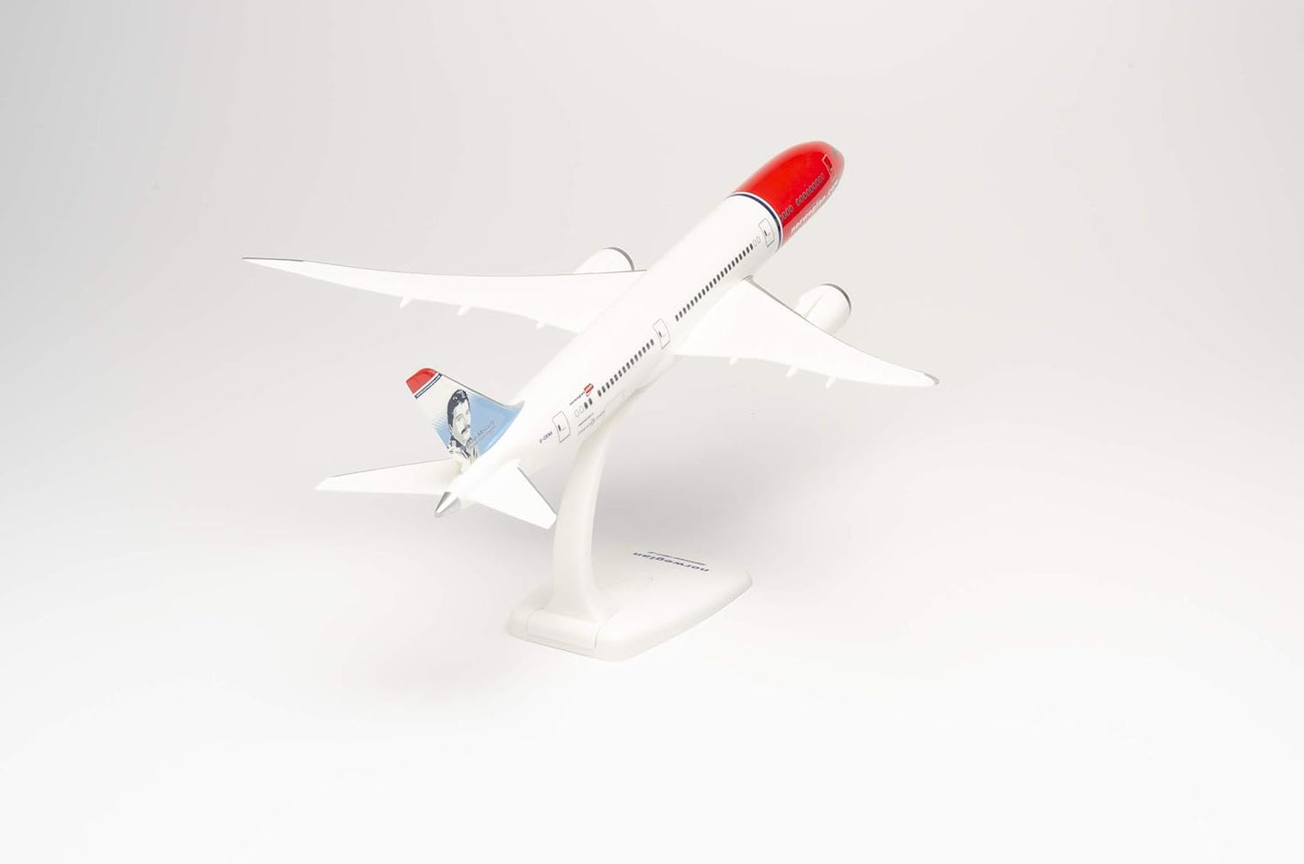 1/200 SNAP FIT Norwegian Boeing 787-9 Dreamliner "Freddie Mercury" G-CKNA